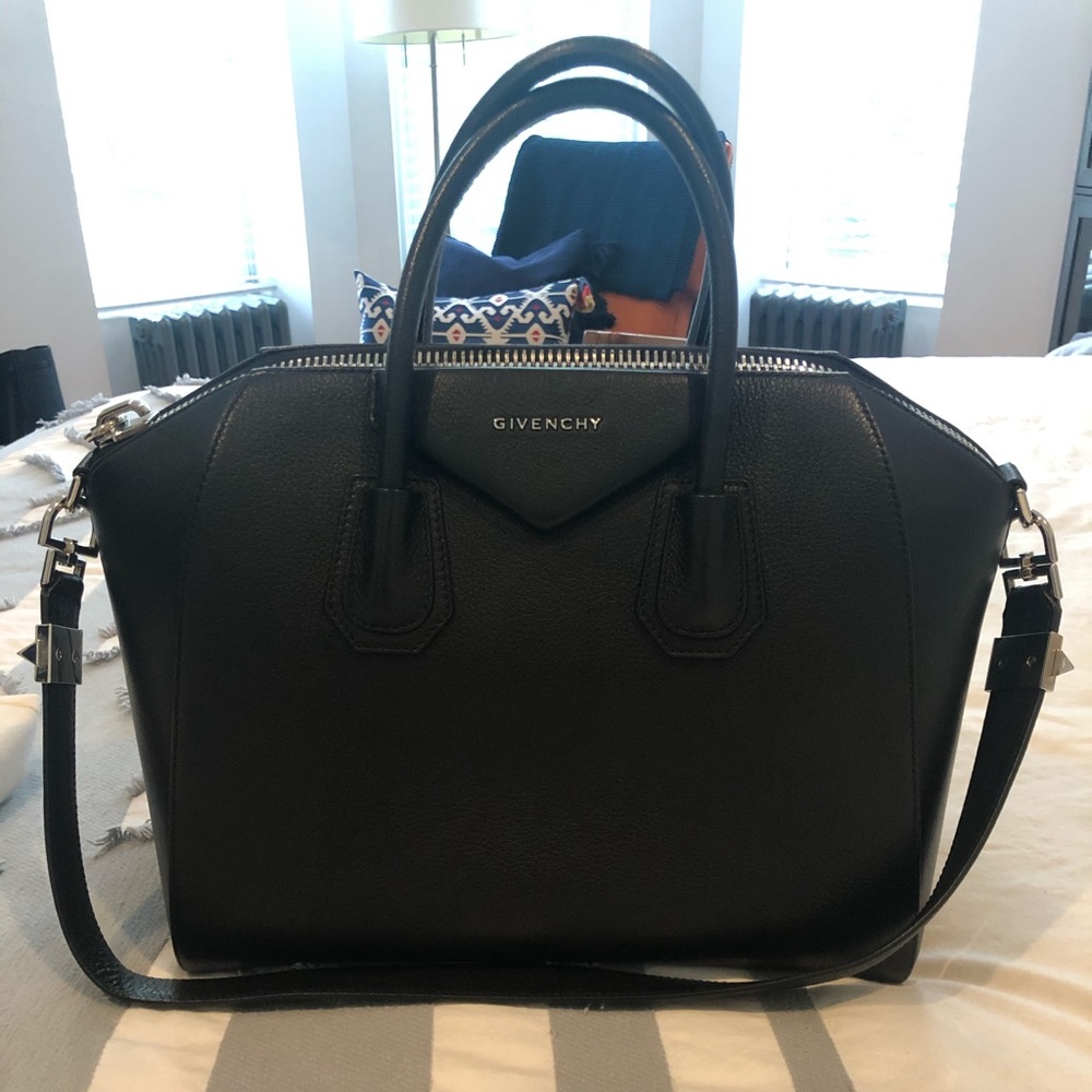 Givenchy Medium Antigona Sugar Goatskin SHW
